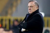 Advocaat Fenerbahçe’den ayrılıyor