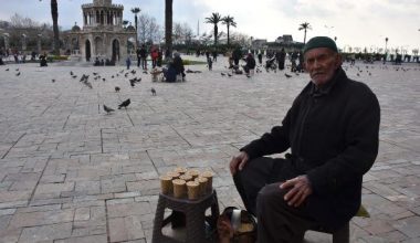 İzmir Konak’da yem satan amcaya belediye özür diledi