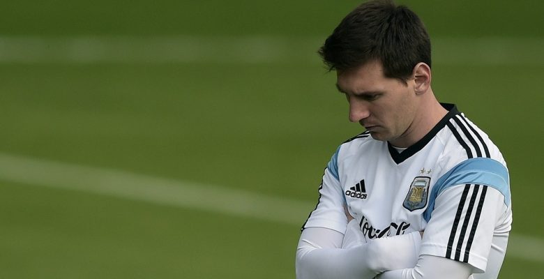 Lionel Messi 4 maç ceza aldı