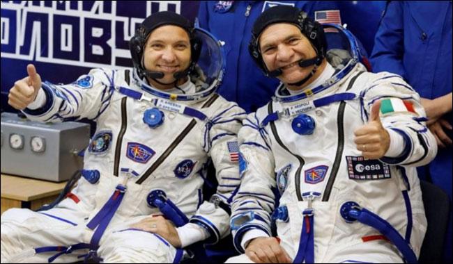 Üç Adam Ekibi Uzaya Çıktı