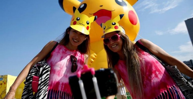 Pokemon Go Hayranları Yokohama Festivalinde Dev Pikachus’a Katıldı