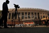 Hindistan parlamentosu anlık boşanmayı suçlayan kanun tasarısını destekliyor