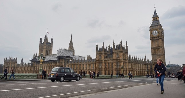 İngiltere polisi İngiliz parlamentosunda ‘olay’ araştırdı