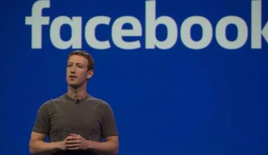 Zuckerberg Facebook’un flört servisi eklemesini söyledi