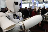 Bir robotla röportaj: AI devrimi insan kaynağına çarpıyor