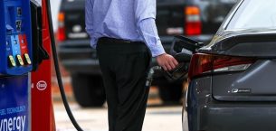 ABD benzin fiyatı galon başına 5 dolar rekorunu kırdı