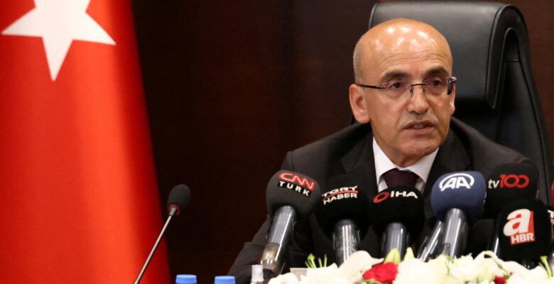 Türkiye maliye bakanı İstanbul’da onlarca uluslararası yatırımcıyla görüştü