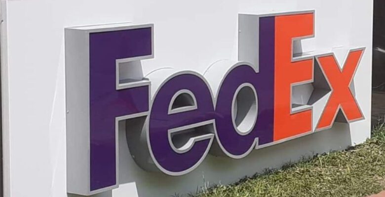 Totem Tabelalar: Yüksek Görünürlükle Markanızı Zirveye Taşıyın
