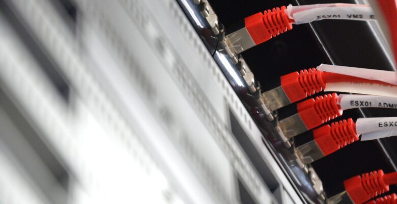 Güçlü ve Güvenli Web Yayını İçin İdeal Üçlü: Web Hosting, VPS Sunucu ve DV SSL Sertifikası